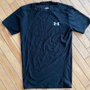 Men’s Under  Armour heat gear shirt.